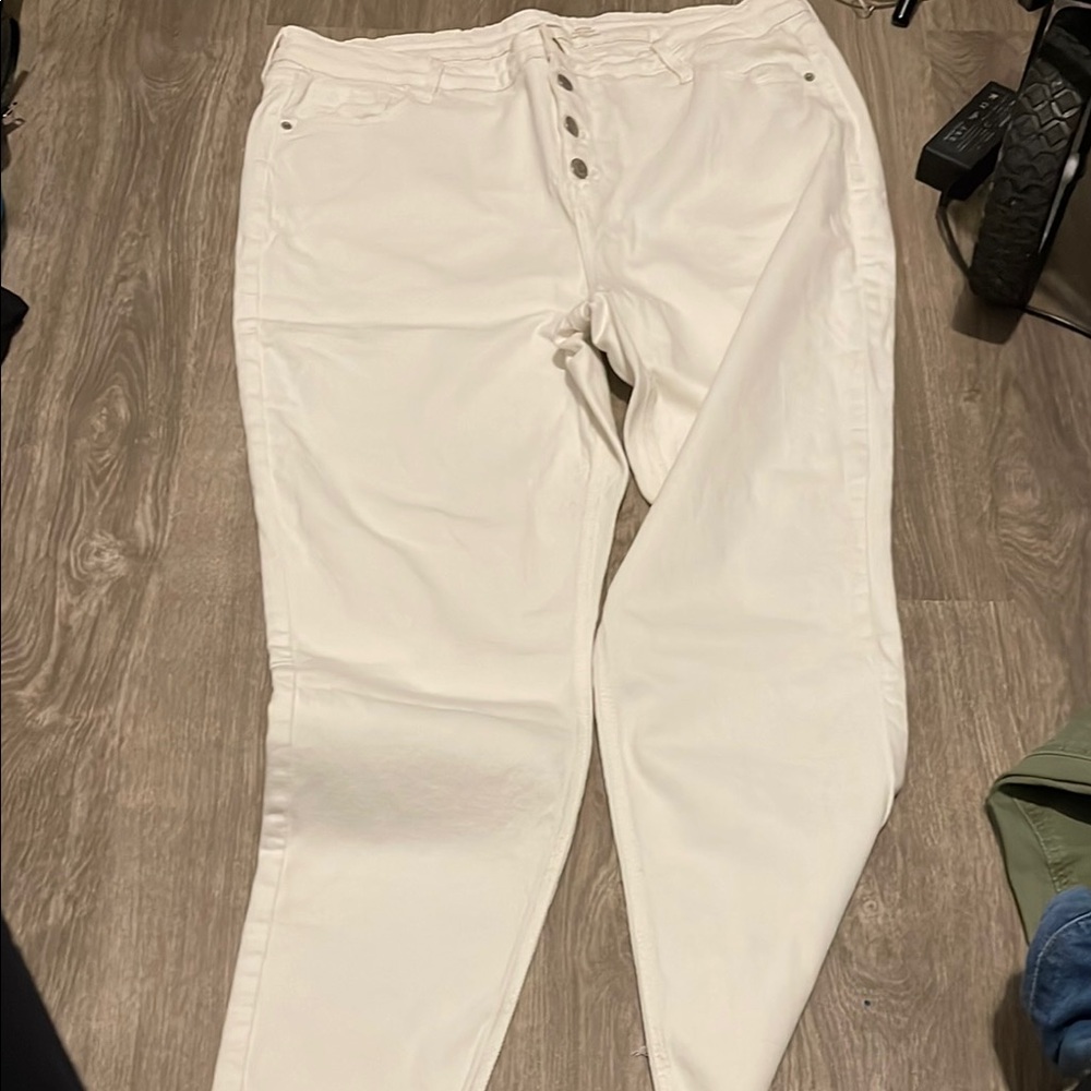 Old Navy White Skinny Jeans Versatile Style